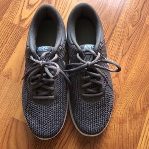 Grey Nike Revolution 4